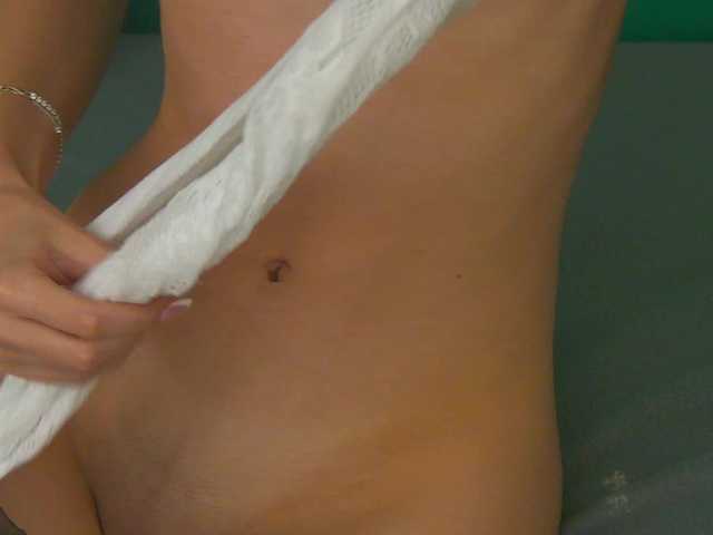 RoxanneJoy live cam on BongaCams