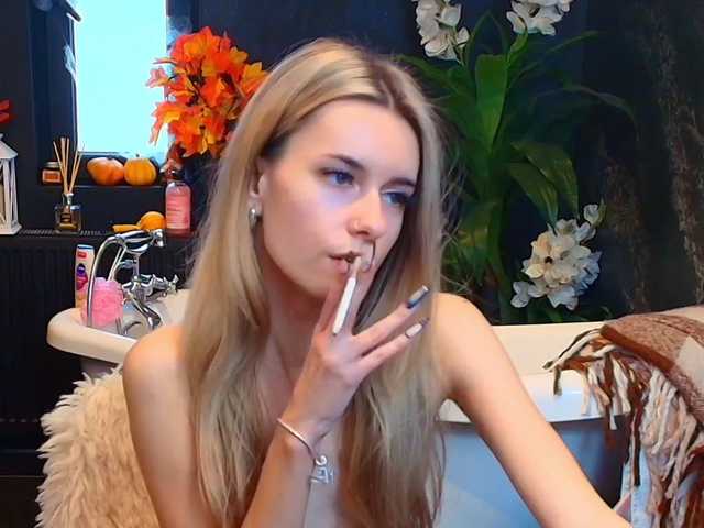 RoxanneJoy live cam on BongaCams