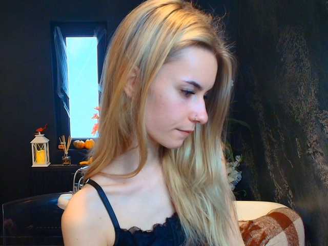 RoxanneJoy live cam on BongaCams