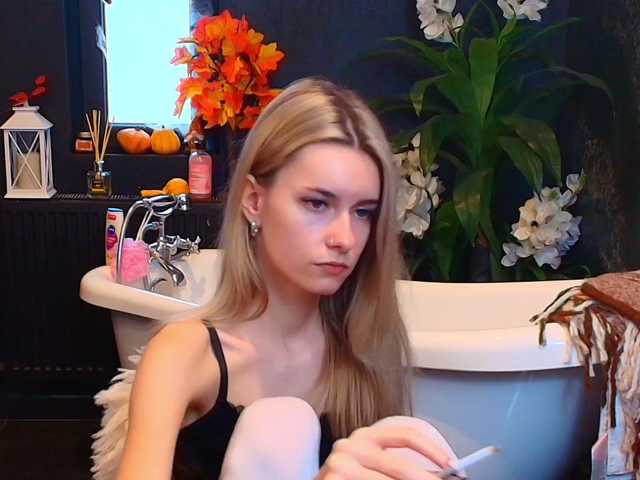 RoxanneJoy live cam on BongaCams