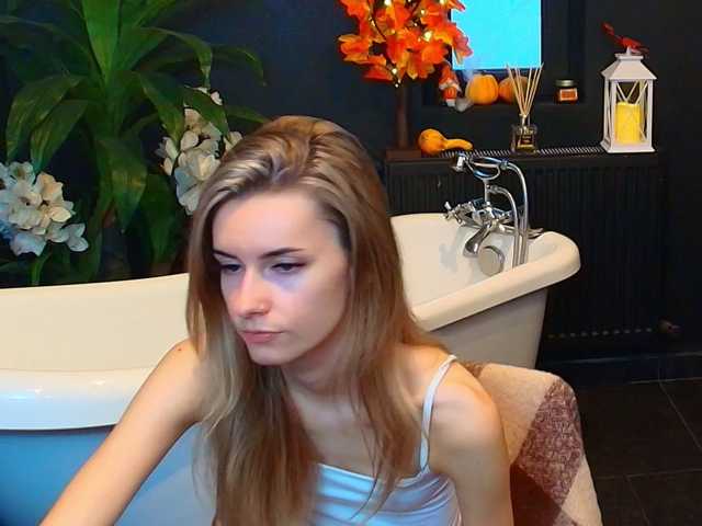 RoxanneJoy live cam on BongaCams