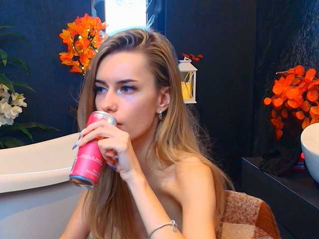 RoxanneJoy live cam on BongaCams