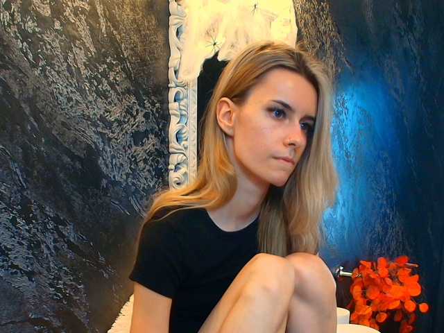RoxanneJoy live cam on BongaCams