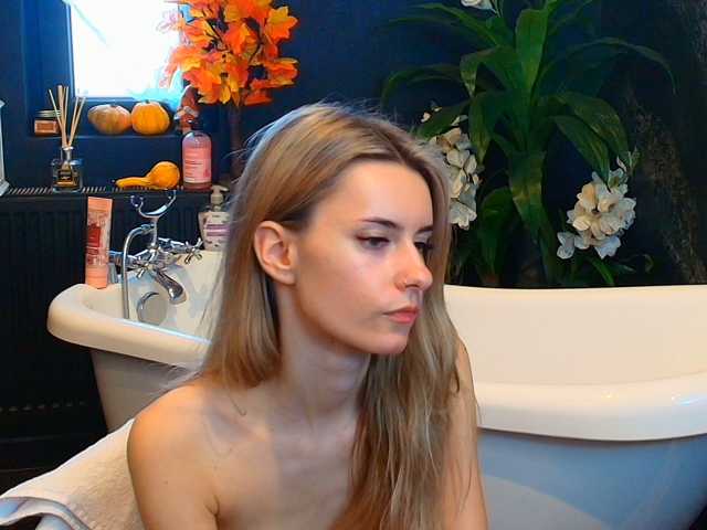 RoxanneJoy live cam on BongaCams