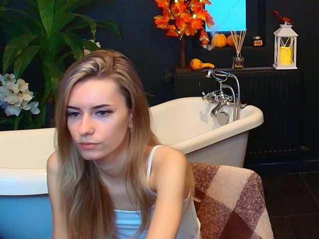 RoxanneJoy live cam on BongaCams