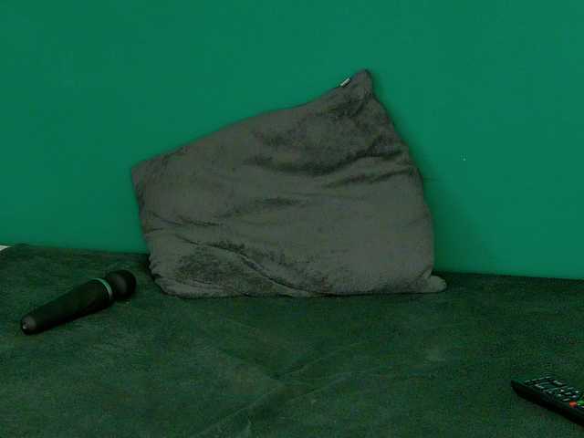 RoxanneJoy's BongaCams show and profile