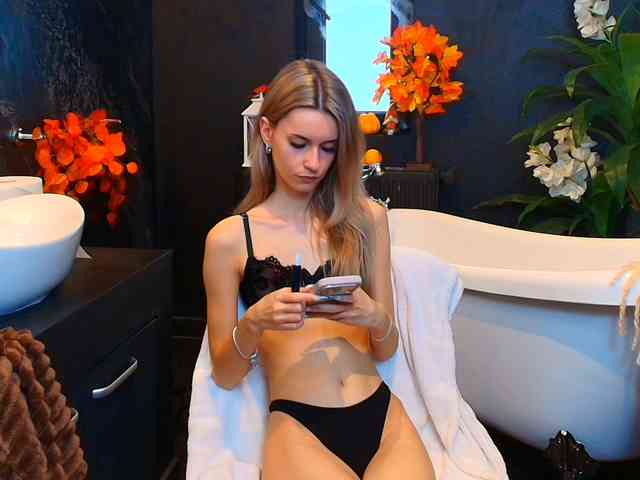RoxanneJoy