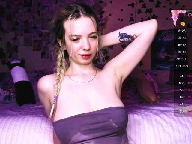 Mirabbella live cam on BongaCams