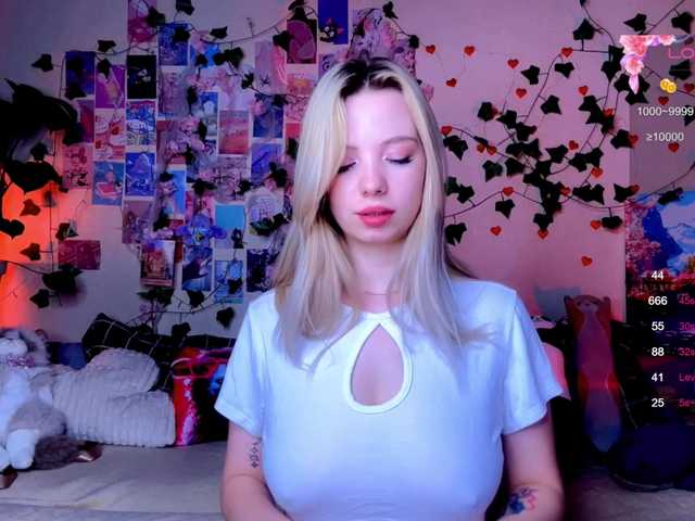 Mirabbella live cam on BongaCams