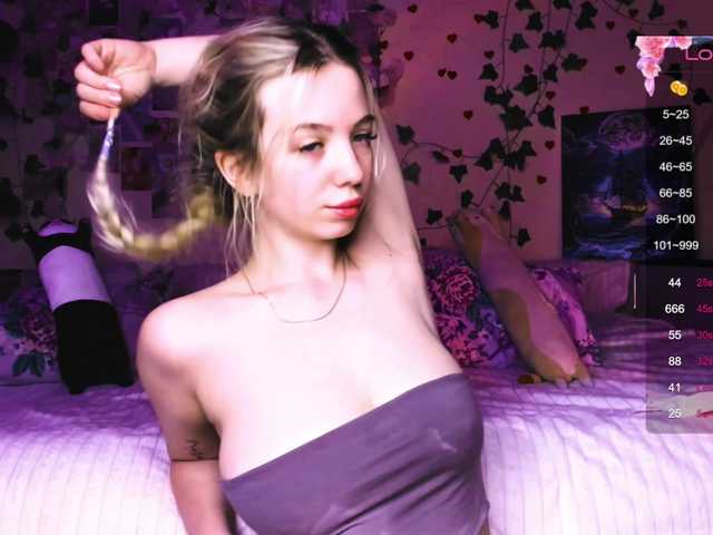 Mirabbella live cam on BongaCams