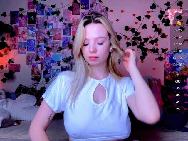 Mirabbella live cam on BongaCams