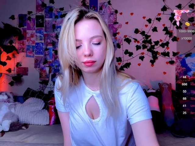 Mirabbella live cam on BongaCams
