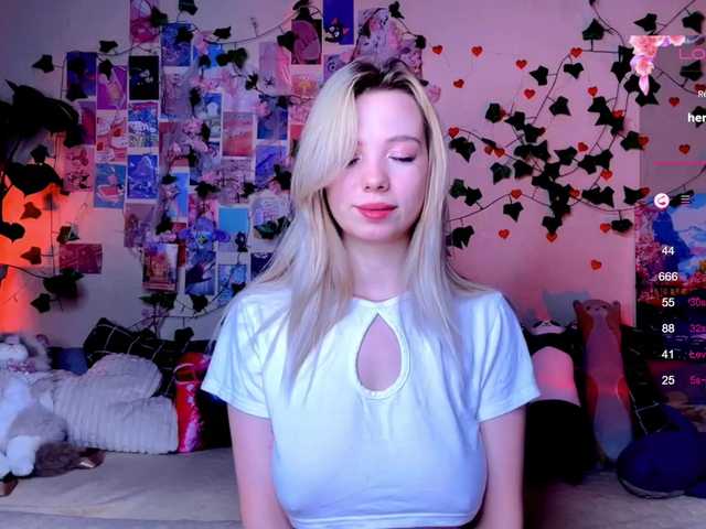 Mirabbella live cam on BongaCams
