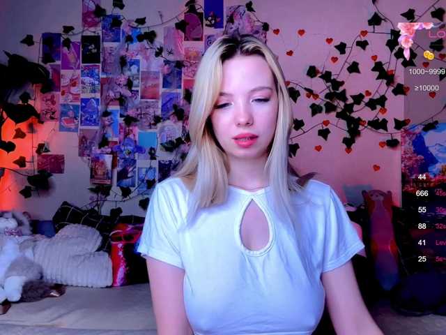 Mirabbella live cam on BongaCams