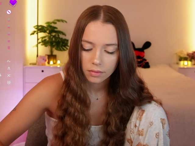 MaybeBabeTV live webcam show
