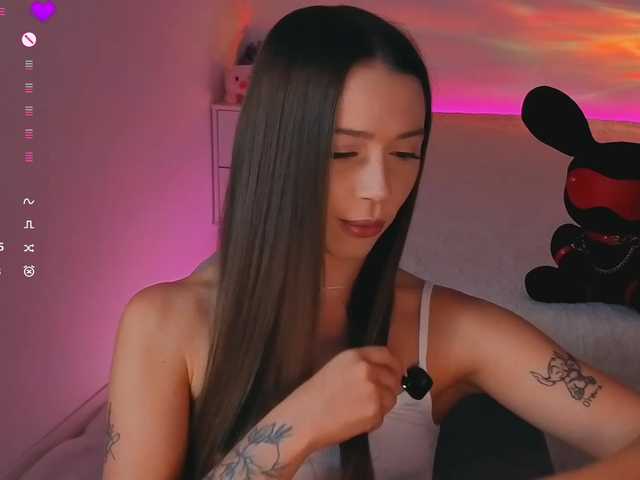 в попе у MaybeBabeTV