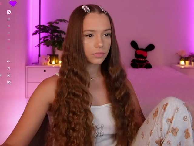 MaybeBabeTV live webcam show