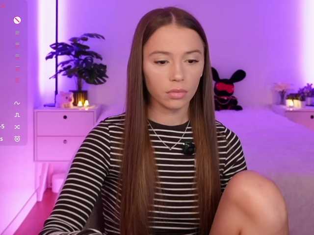 MaybeBabeTV live webcam show