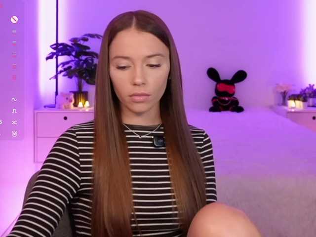 MaybeBabeTV live webcam show