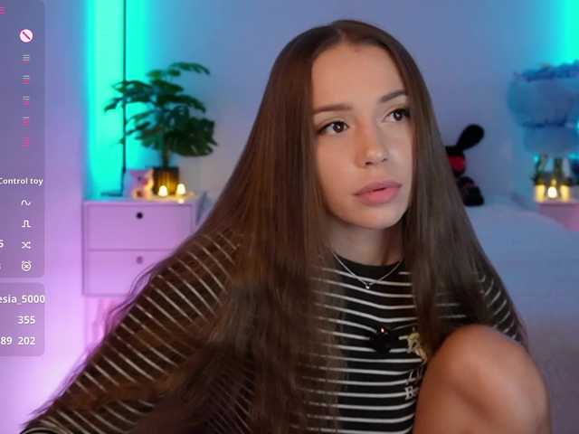 Myshastik live cam