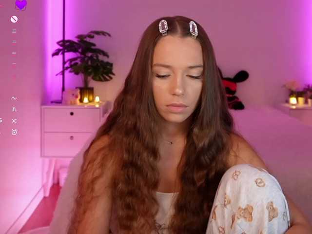 MaybeBabeTV live webcam show