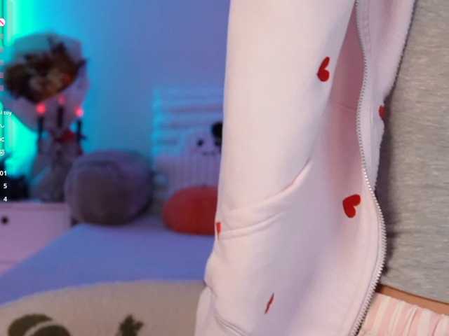 в попе у MaybeBabeTV