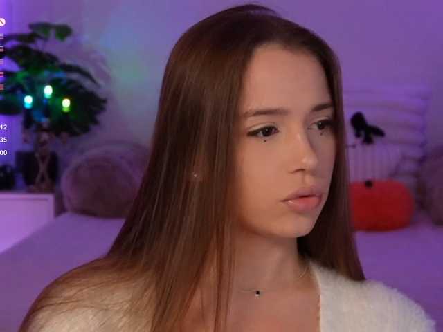 стрип от MaybeBabeTV