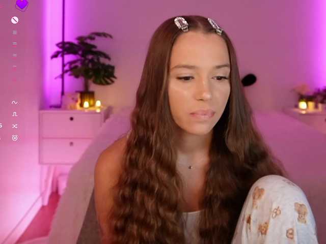 MaybeBabeTV live webcam show