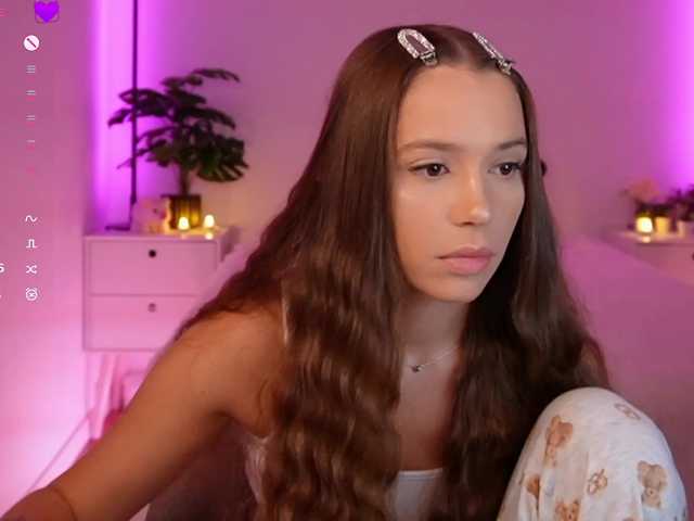MaybeBabeTV live webcam show