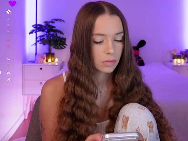 MaybeBabeTV live webcam show