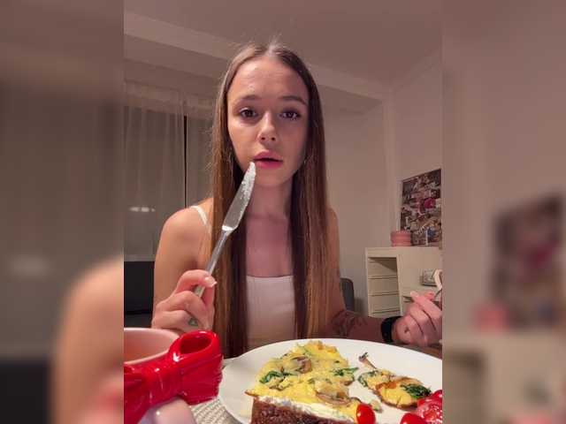 MaybeBabeTV's BongaCams show and profile