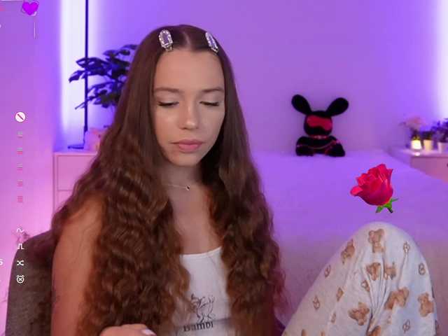 MaybeBabeTV live webcam show