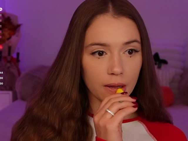 в попе у MaybeBabeTV