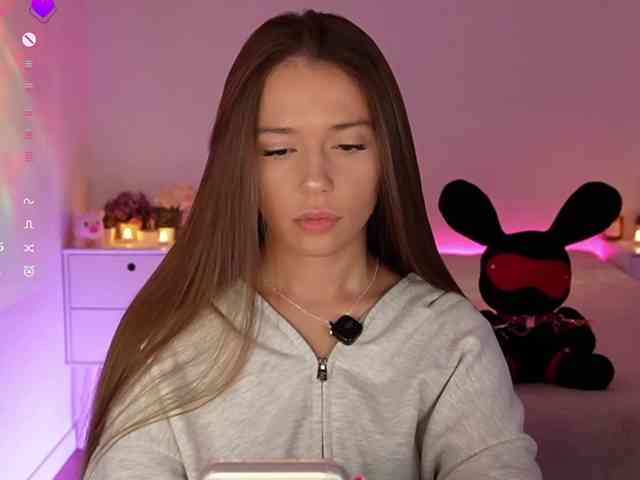 MaybeBabeTV Sex Cam Show