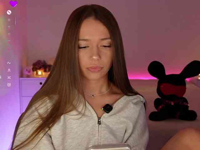MaybeBabeTV Sex Cam Show