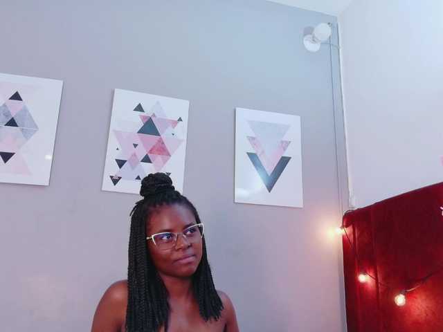cutielittleebonyy's BongaCams show and profile