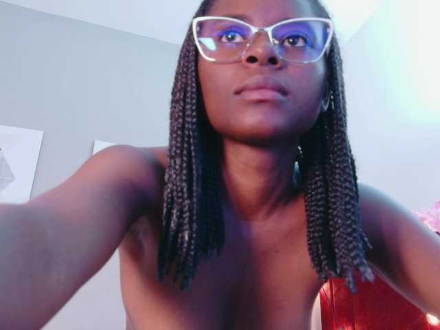 cutielittleebonyy's BongaCams show and profile