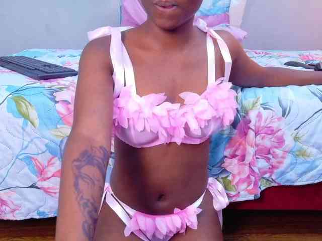cutielittleebonyy