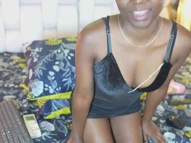 cutielittleebonyy webcam