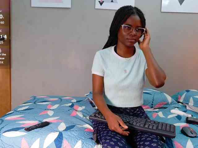 cutielittleebonyy webcam