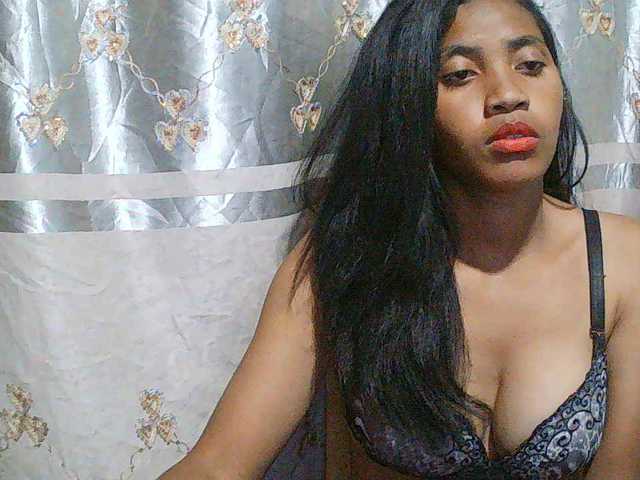 Eva-011 live cam on BongaCams