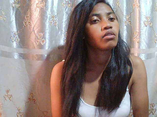 Eva-011 live cam on BongaCams