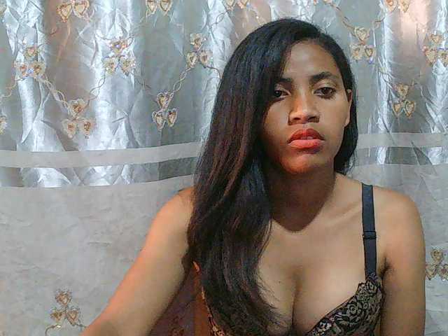 Eva-011 live cam on BongaCams