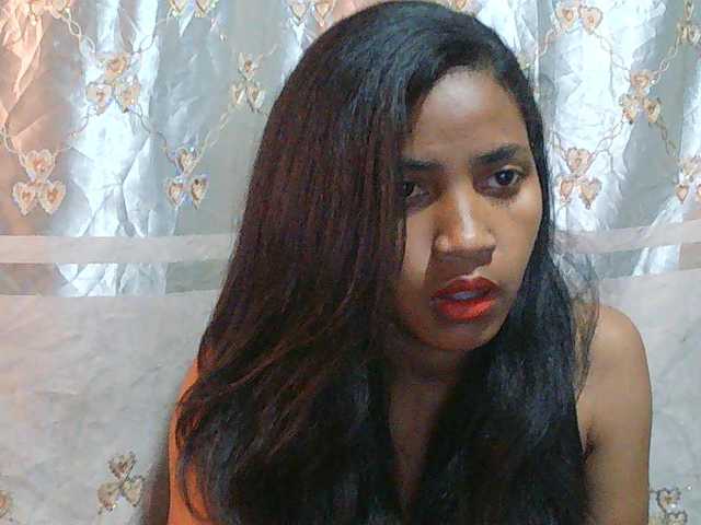 Eva-011 live cam on BongaCams
