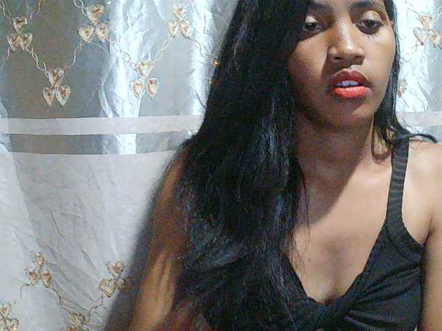 Eva-011 live cam on BongaCams