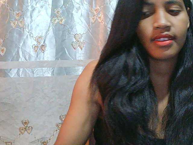 Eva-011 live cam on BongaCams