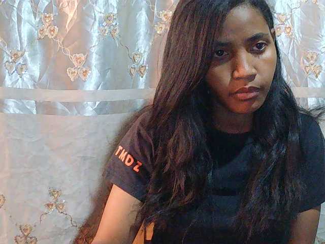 Eva-011 live cam on BongaCams