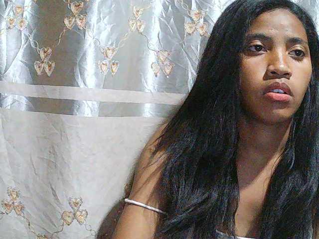 Eva-011 live cam on BongaCams