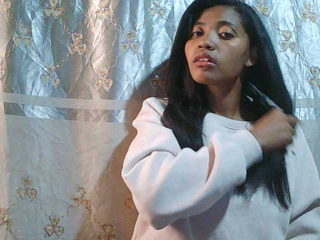 Eva-011 live cam on BongaCams
