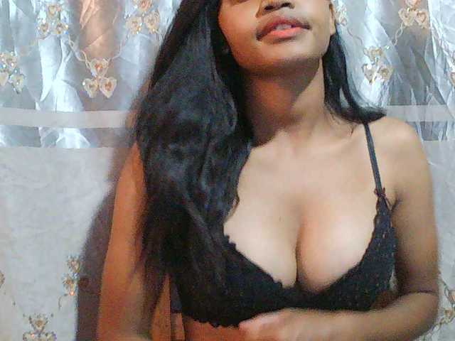 Eva-011 live cam on BongaCams